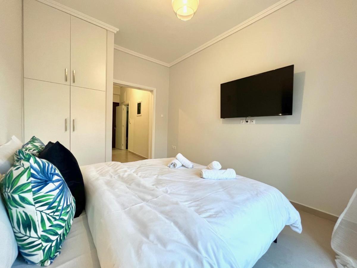 Pop Art Apartment Athena Bagian luar foto