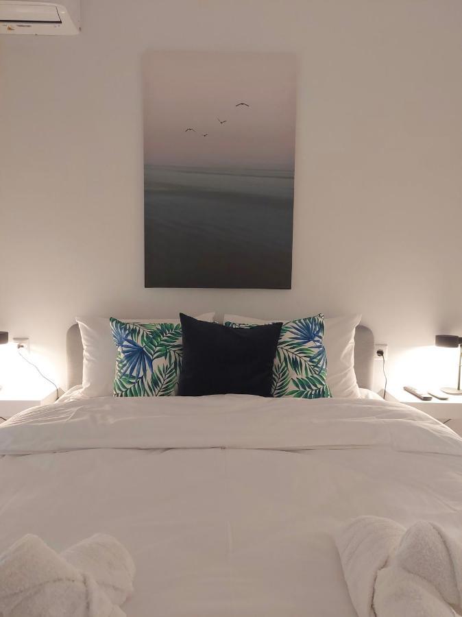 Pop Art Apartment Athena Bagian luar foto